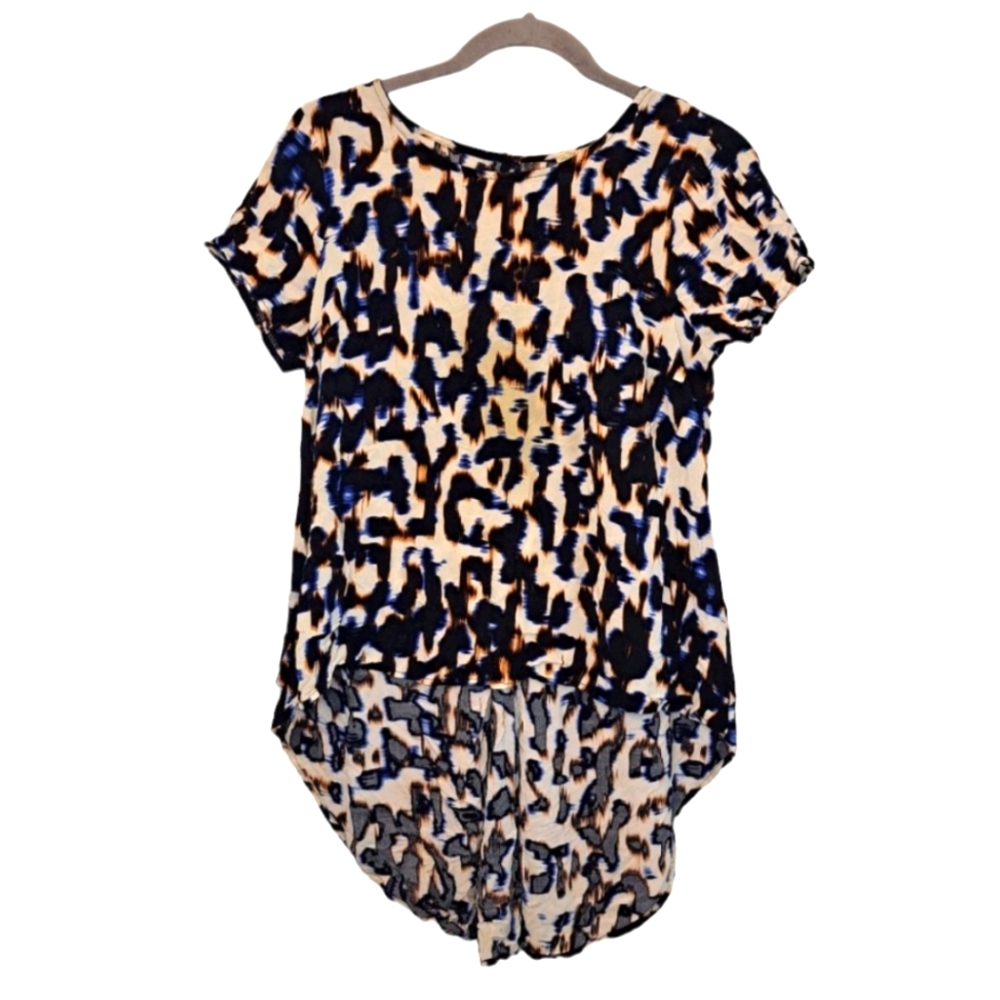 Lily White Lightweight Dramatic High-Low Blouse Size Medium